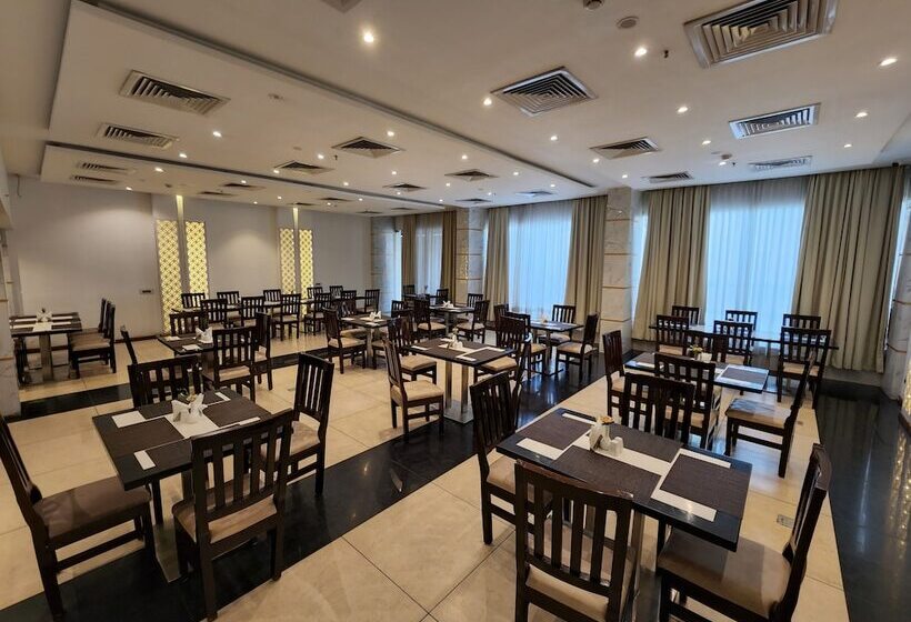 هتل Preethi International