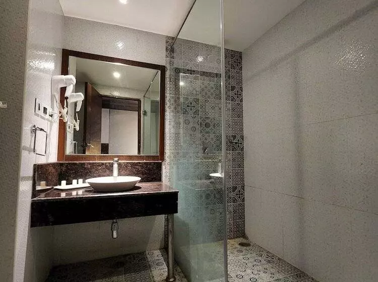Hotel Preethi International