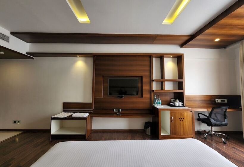 هتل Preethi International