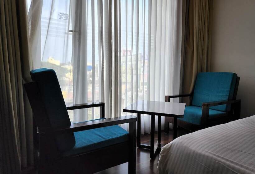 هتل Preethi International