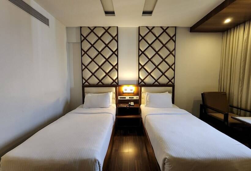 هتل Preethi International