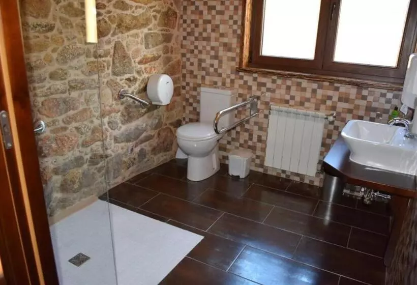 O Cabanel Albergue Bar