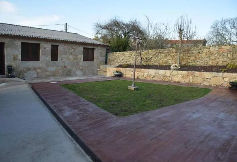 O Cabanel Albergue Bar