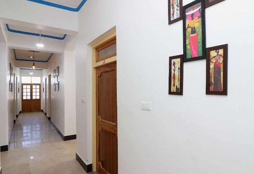 Oyo 26832 Hotel Ratnodaya