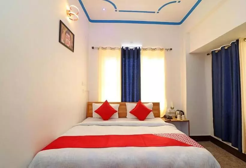 Oyo 26832 Hotel Ratnodaya