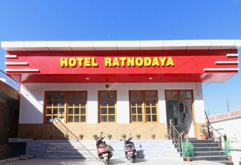 Oyo 26832 Hotel Ratnodaya
