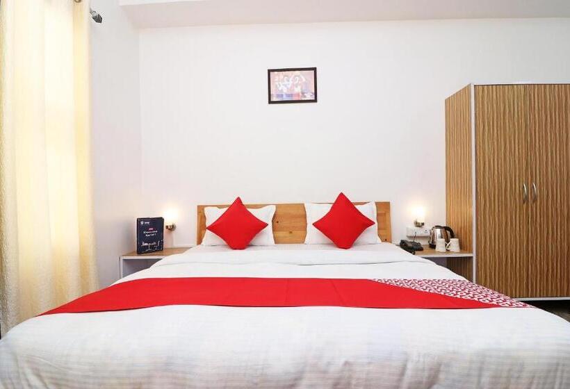 Oyo 26832 Hotel Ratnodaya