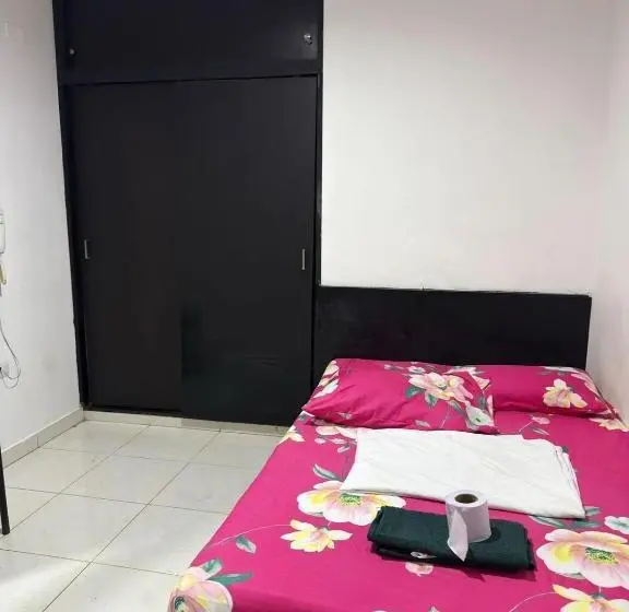 هتل Residencias Dianrik