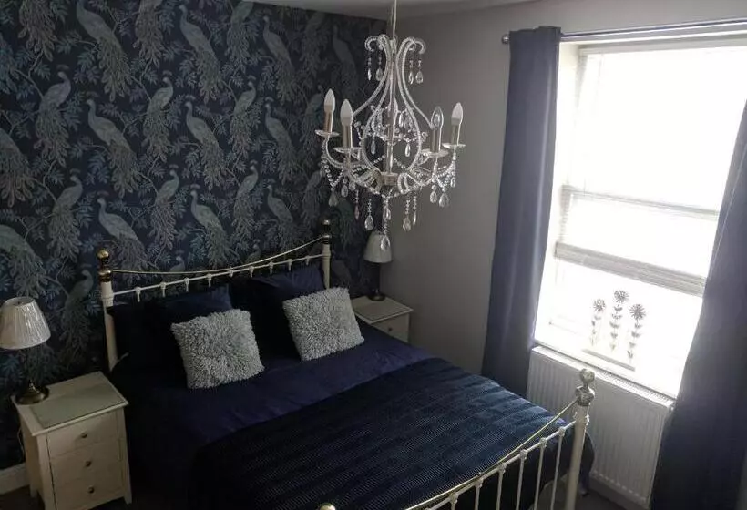 Majatalo Lion House Bed & Breakfast With Restaurant