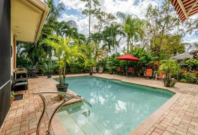Majatalo Guest Suite  Pool View  Maria Of Spain