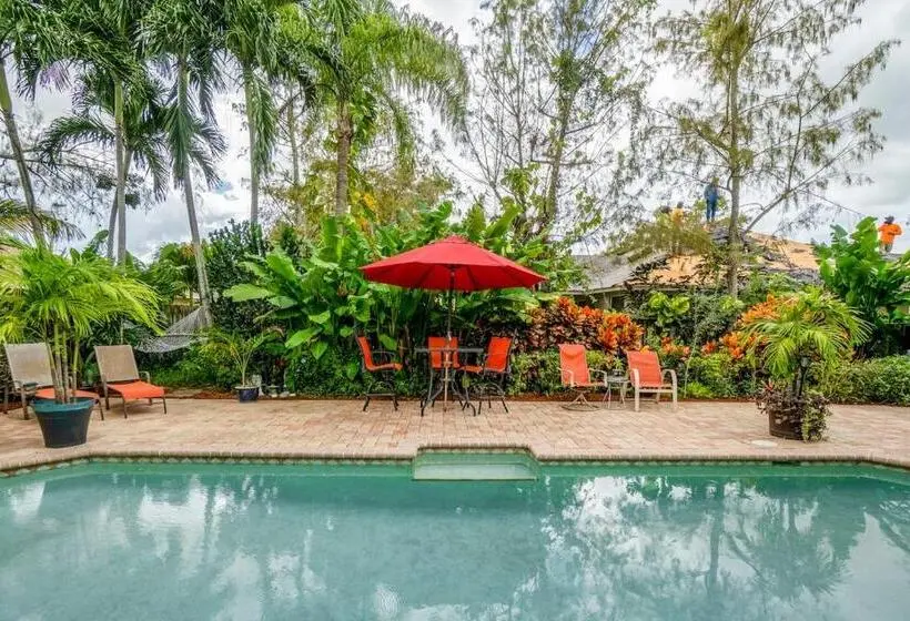 Majatalo Guest Suite  Pool View  Maria Of Spain