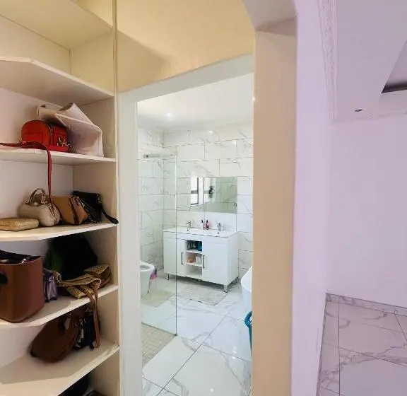 پانسیون Private Entrance Room Behind Out Of Africa