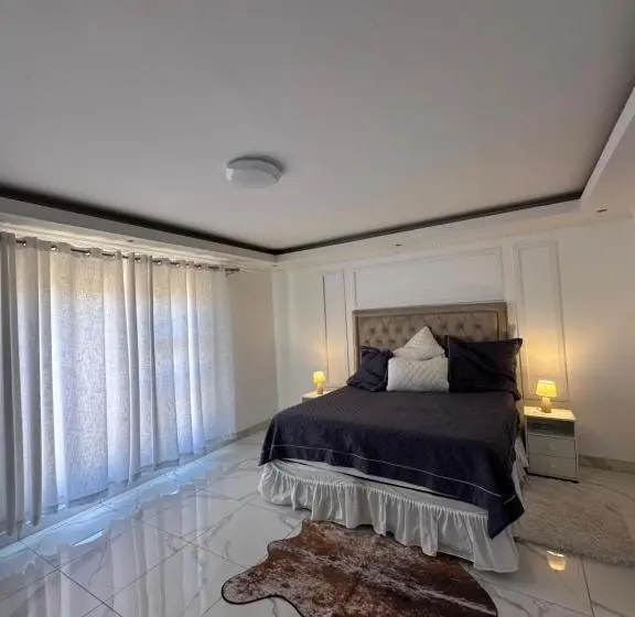 پانسیون Private Entrance Room Behind Out Of Africa