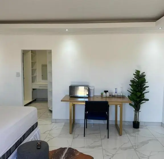 پانسیون Private Entrance Room Behind Out Of Africa
