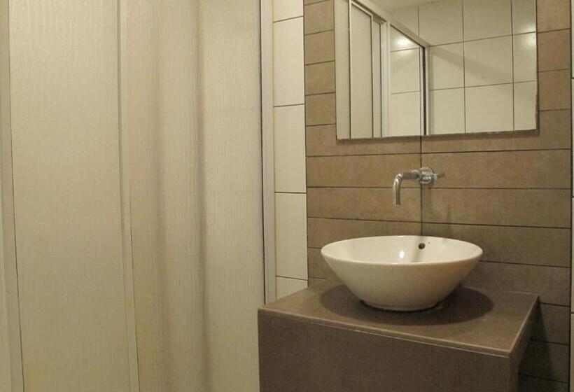 בית מלון כפרי Oscar Inn