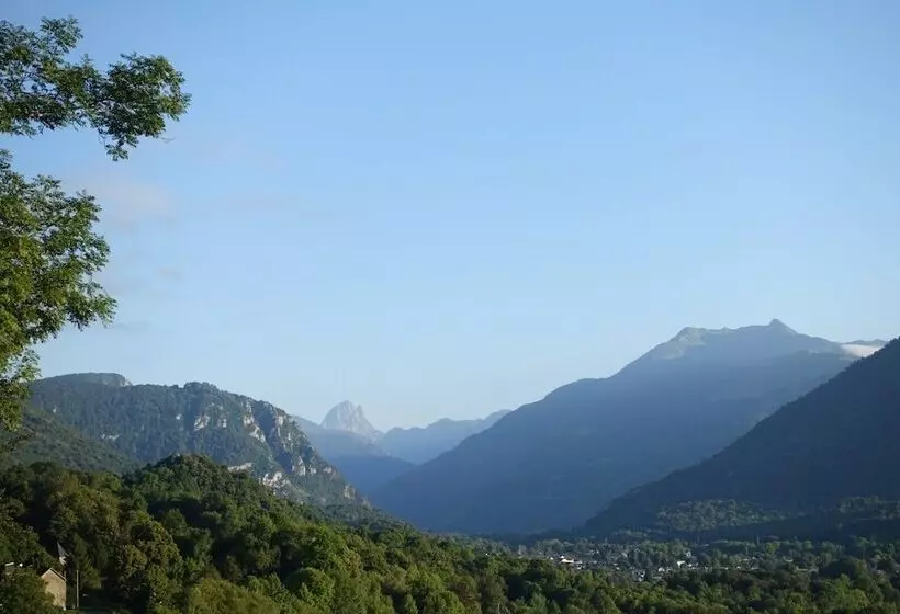 Aamiaismajoitus (B&B) Chateau De Druon