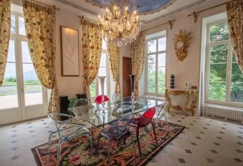 Aamiaismajoitus (B&B) Chateau De Druon