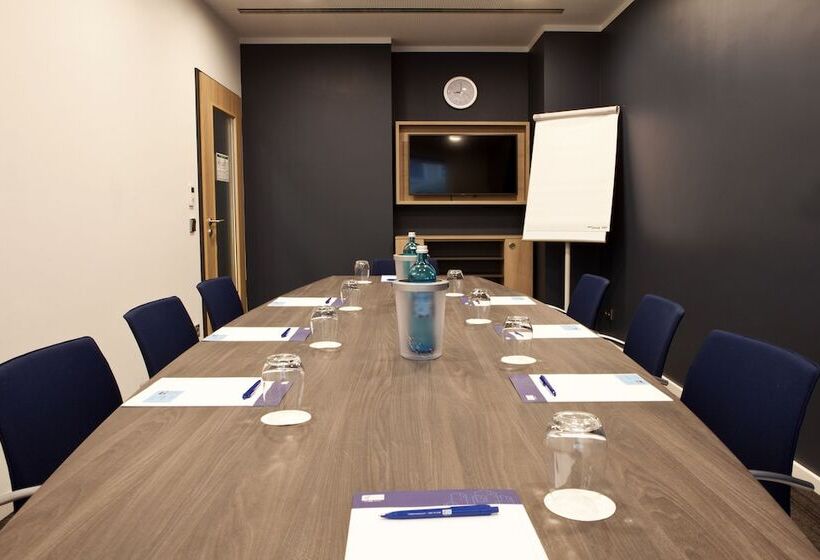 فندق Holiday Inn Express   Mülheim   Ruhr, An Ihg