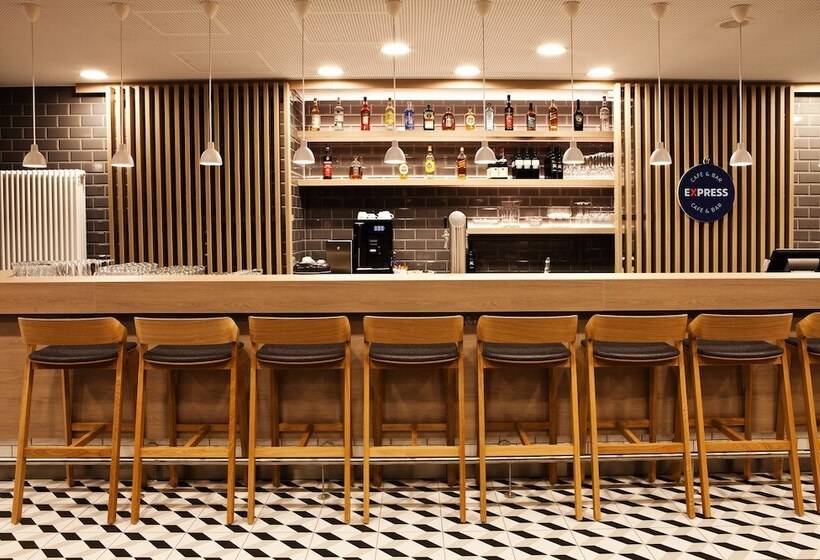 فندق Holiday Inn Express   Mülheim   Ruhr, An Ihg