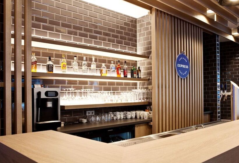 فندق Holiday Inn Express   Mülheim   Ruhr, An Ihg