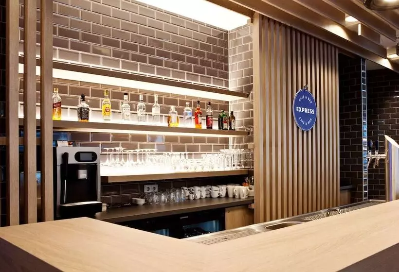 Hotelli Holiday Inn Express   Mülheim   Ruhr, An Ihg