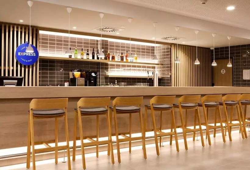 Hotelli Holiday Inn Express   Mülheim   Ruhr, An Ihg