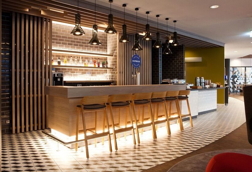 فندق Holiday Inn Express   Mülheim   Ruhr, An Ihg