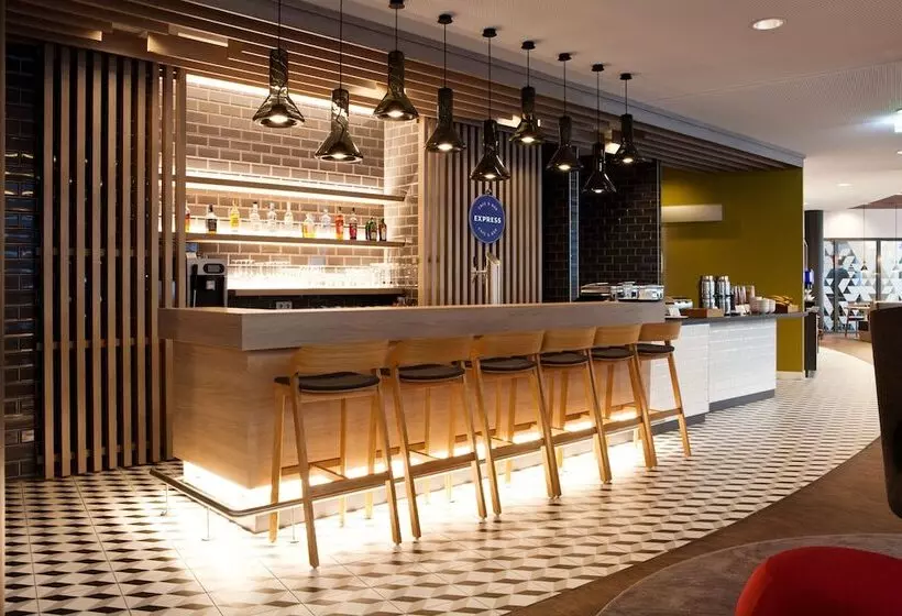 Hotelli Holiday Inn Express   Mülheim   Ruhr, An Ihg