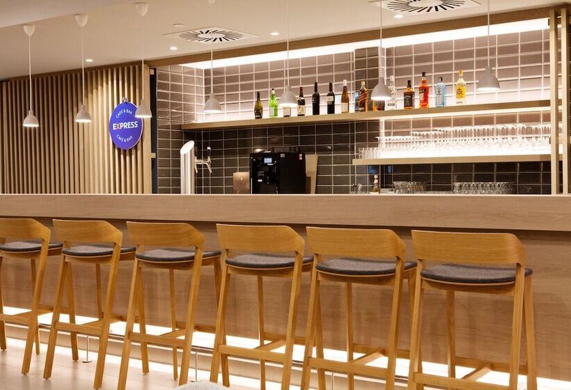 فندق Holiday Inn Express   Mülheim   Ruhr, An Ihg