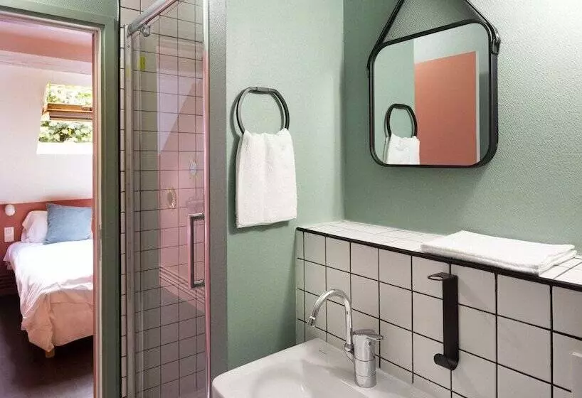 ホテル Hostel La Maison Montreau