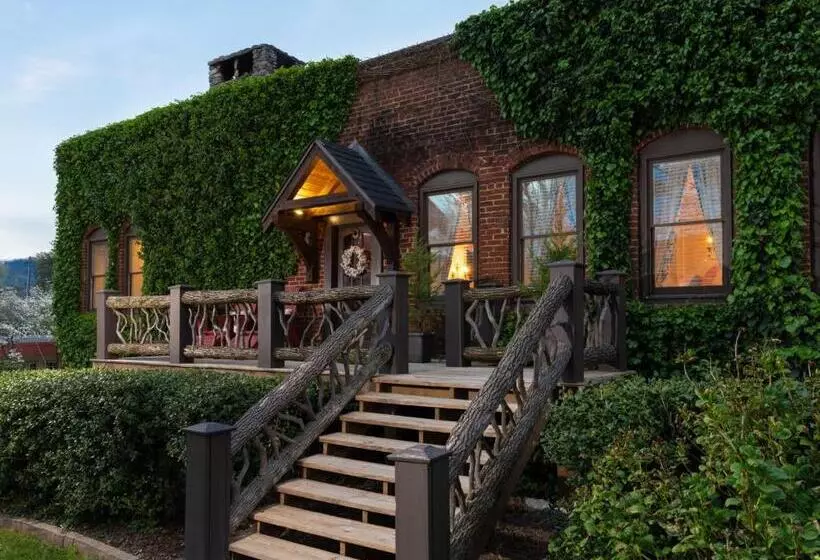 Hotelli The White Birch Inn