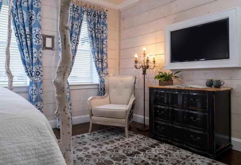 فندق The White Birch Inn