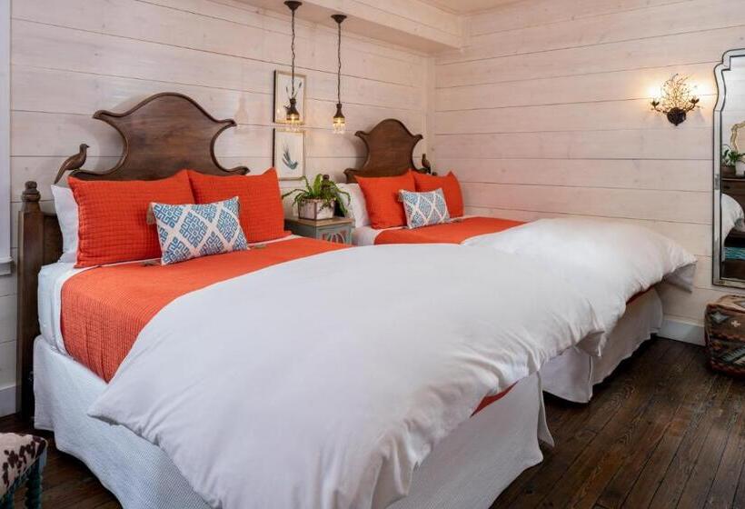 فندق The White Birch Inn