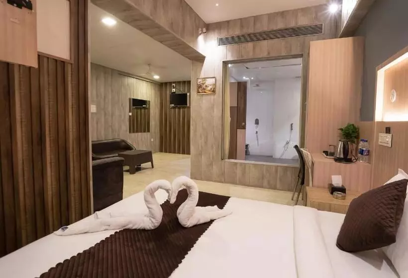 ホテル Grand Seasons  Navi Mumbai