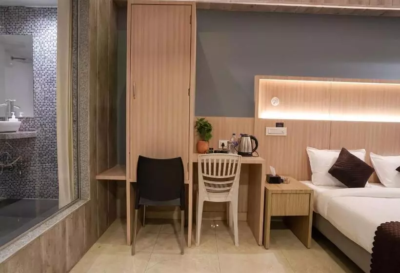 ホテル Grand Seasons  Navi Mumbai