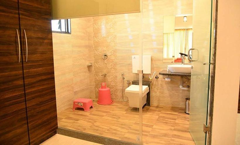 Отель Royal Orbit