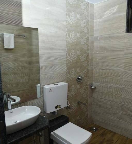 Отель Royal Orbit