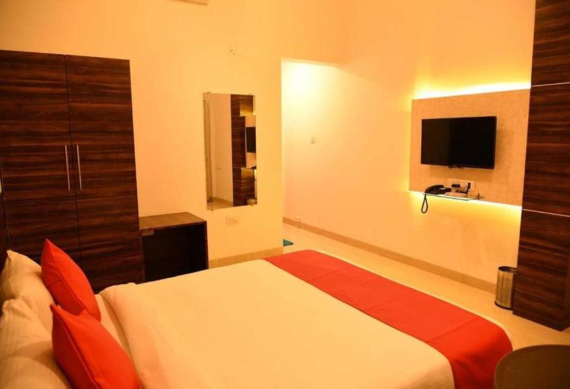 Отель Royal Orbit