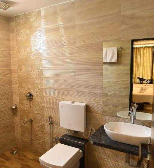 Отель Royal Orbit