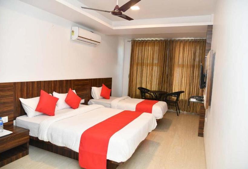 Отель Royal Orbit