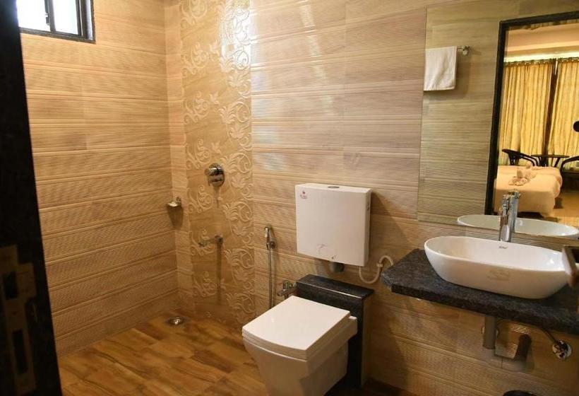 Отель Royal Orbit