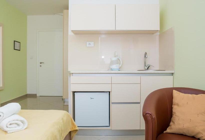 پانسیون San 011