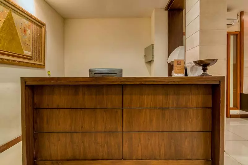 ペンション Reddoorz Plus Near Dharmawangsa Square 2