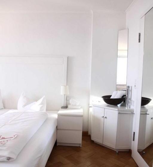 Отель Bacchus Wine & Bites