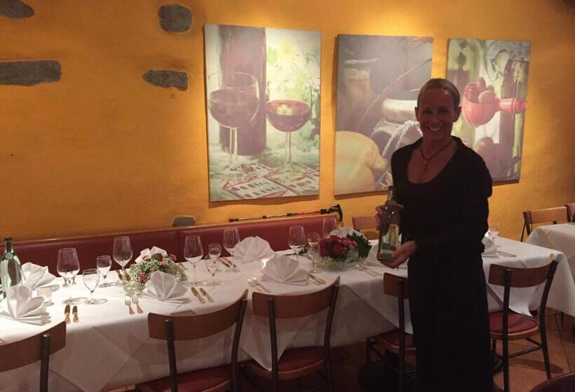 Отель Bacchus Wine & Bites