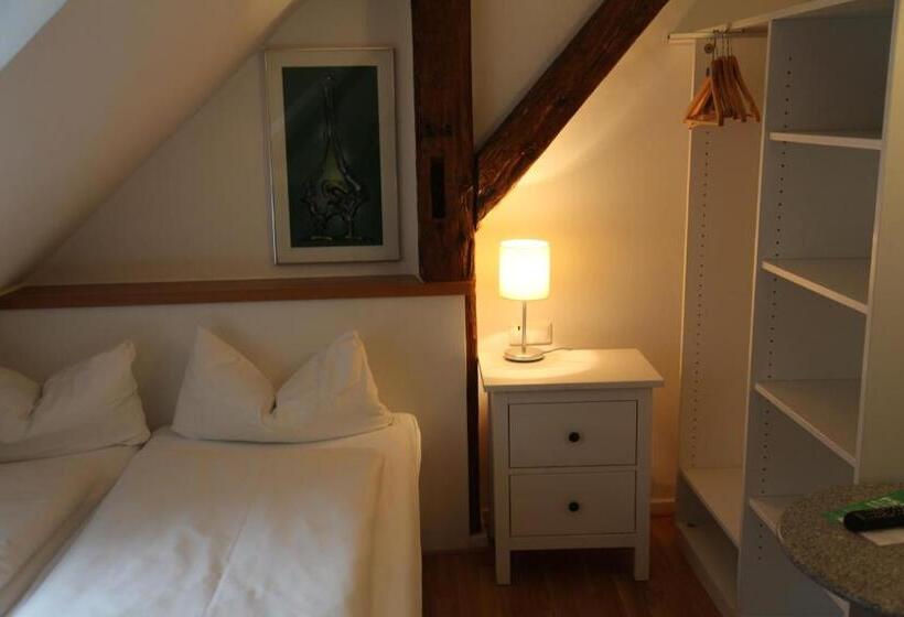 Отель Bacchus Wine & Bites