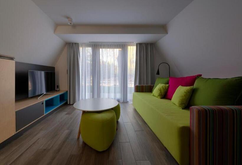 Donautica Hotel & Restaurant