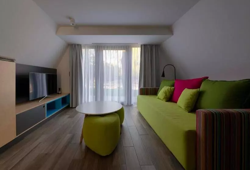 Donautica Hotel & Restaurant