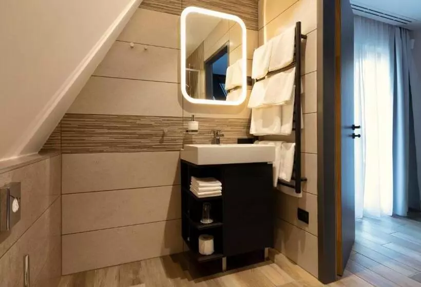 Donautica Hotel & Restaurant