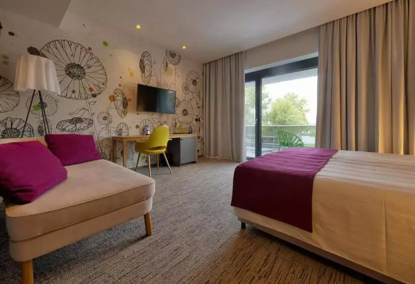 Donautica Hotel & Restaurant